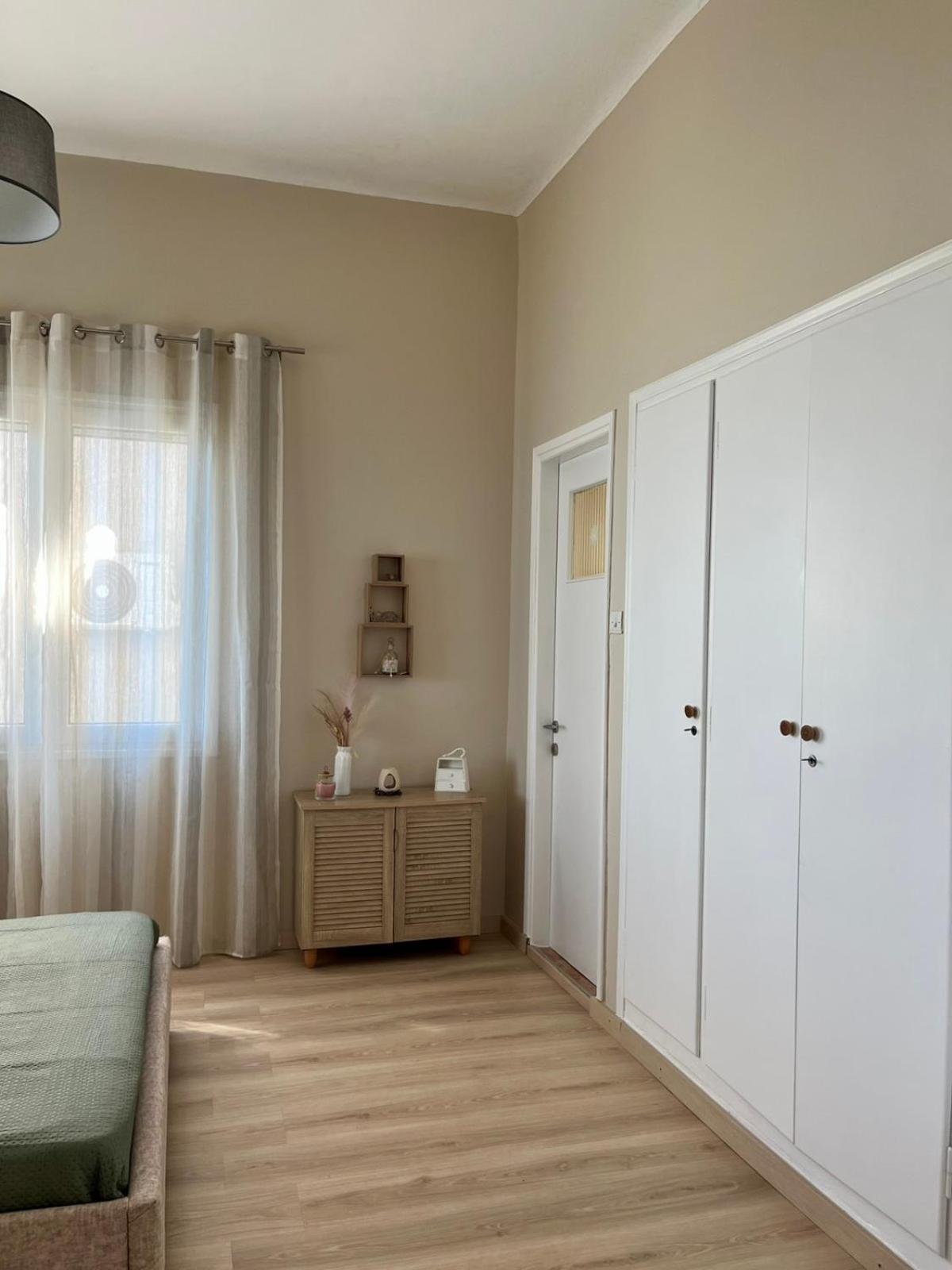 Evita Studios Apartment Xiropigado